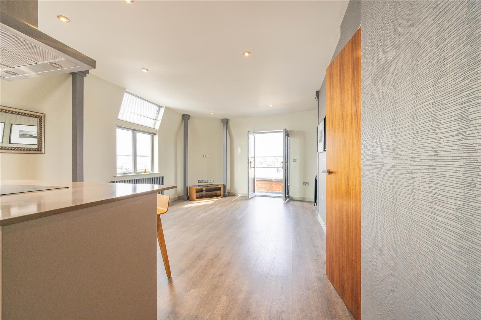 Lounge/Kitchen